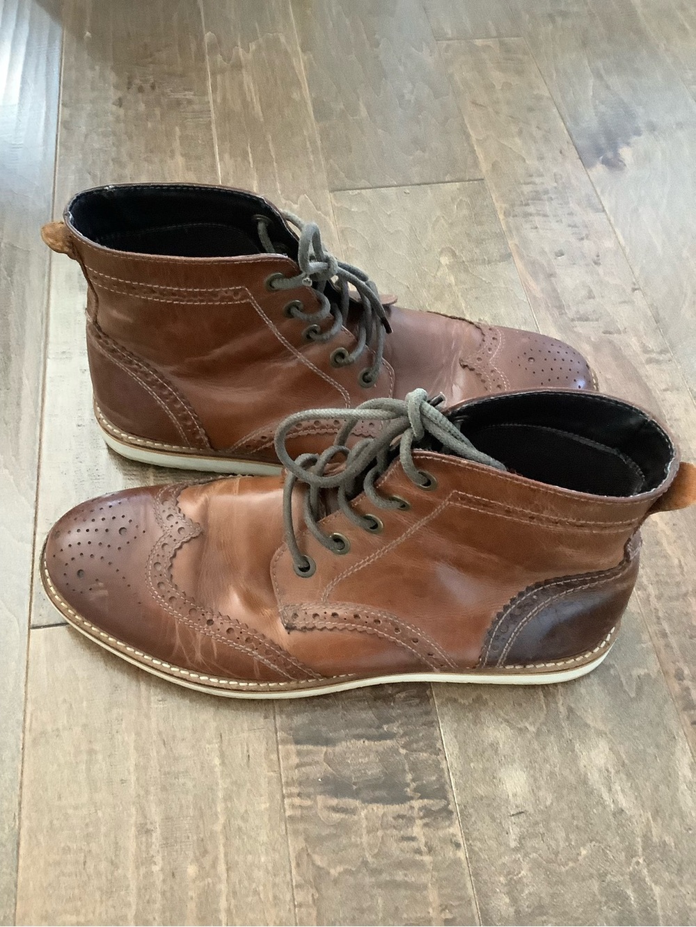 Crevo Men's Brown Leather Wingtip Chukka Boots